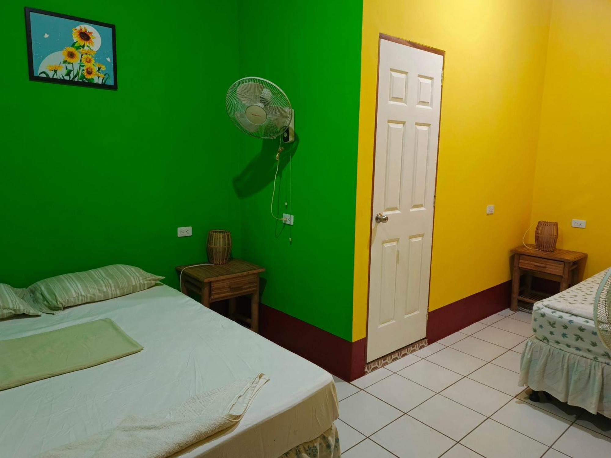 מויוגאלפה Cocos Hostel מראה חיצוני תמונה